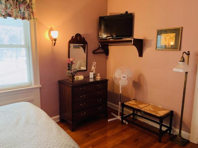 Farrell House At Sunnybrook Trout Club Bed & Breakfast Sandusky